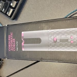 Cordless automatic curler